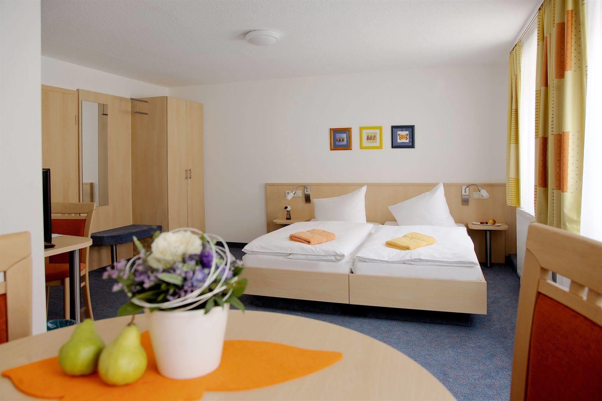 Adler-Hotel Delitzsch Zewnętrze zdjęcie